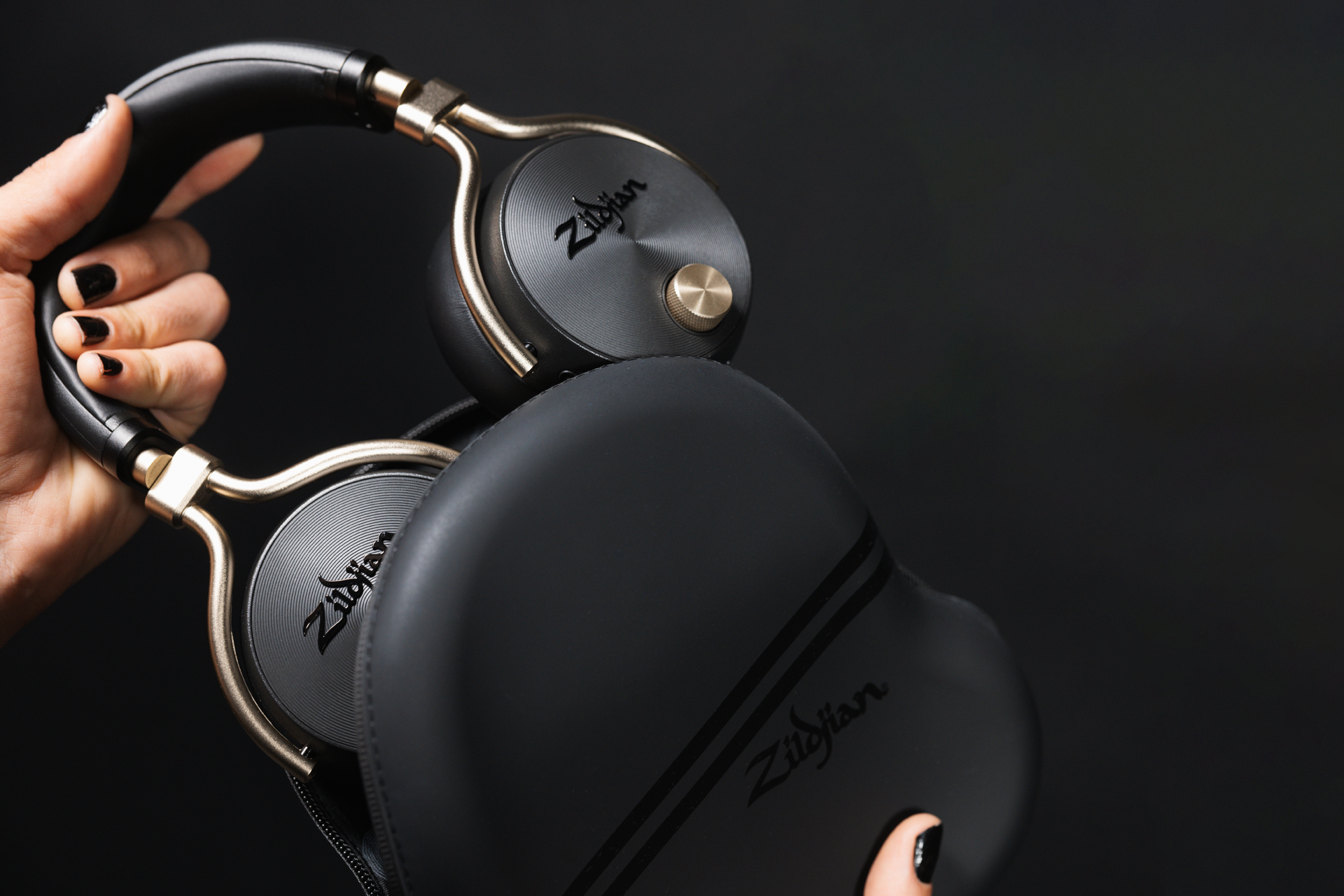 Zildjian ALCHEM-E Perfect Tune Over Ear Headphones in Midnight