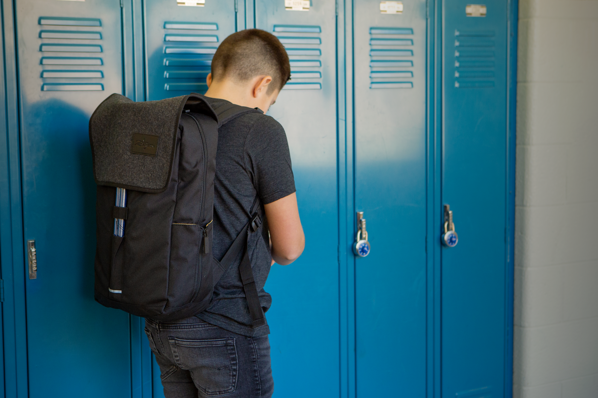 Zildjian Laptop-Rucksack mit Flanell-Klappe in Grau